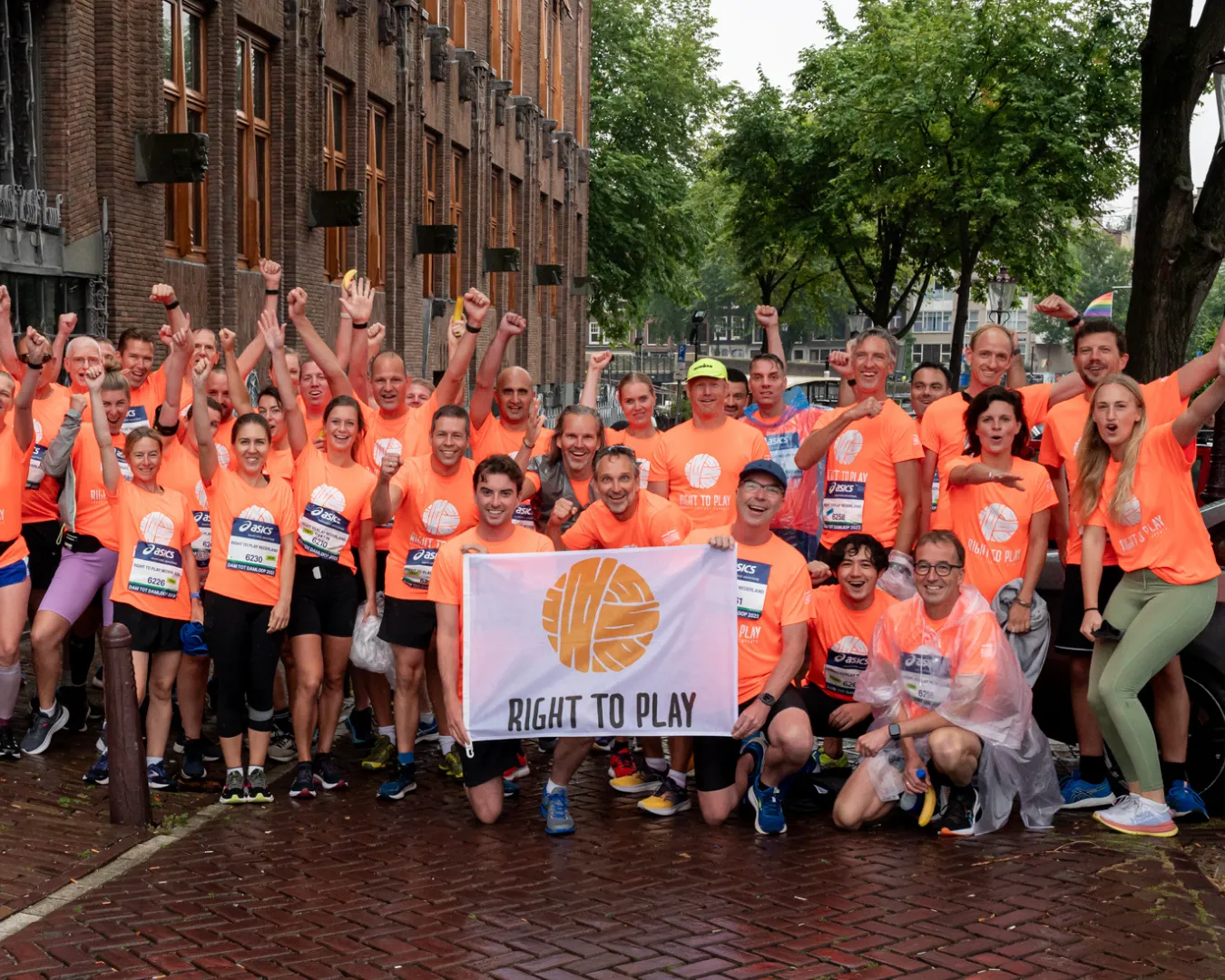 Team Right To Play - group photo 1